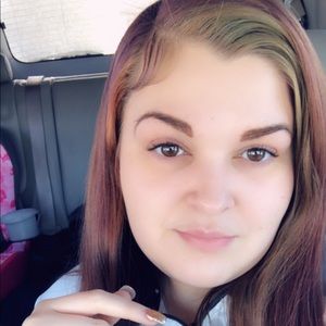 Meet your Posher, Leeanna